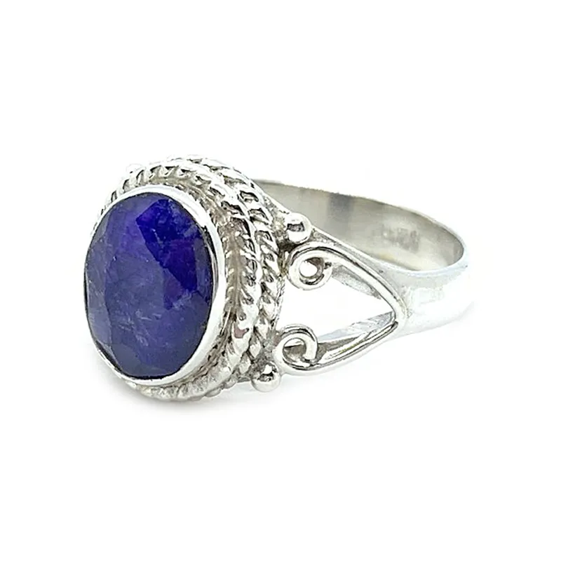 Jyn Sapphire Quartz Gypsy Ring