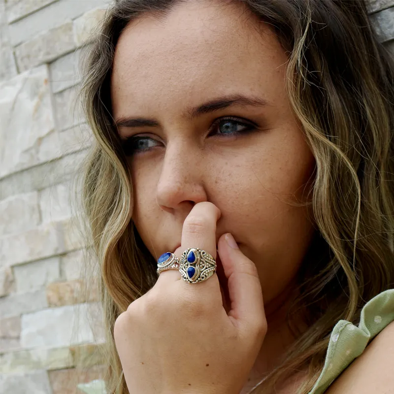 Jyn Sapphire Quartz Gypsy Ring