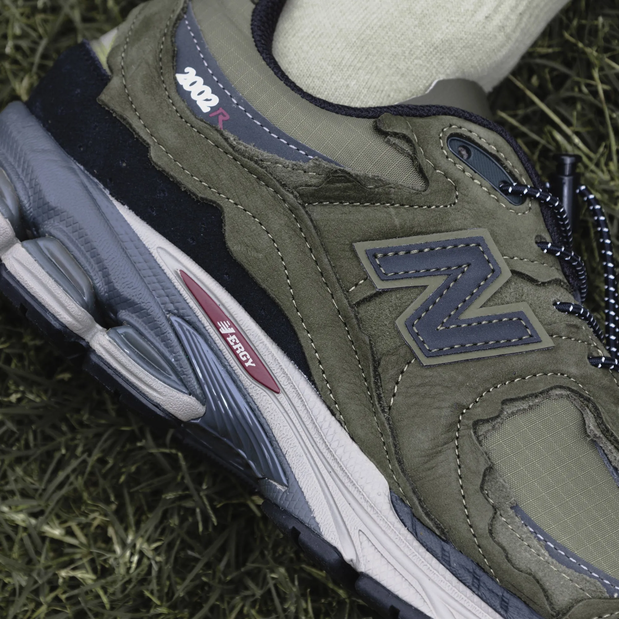 New Balance 2002R "Protection Pack" Dark Moss M2002RDN