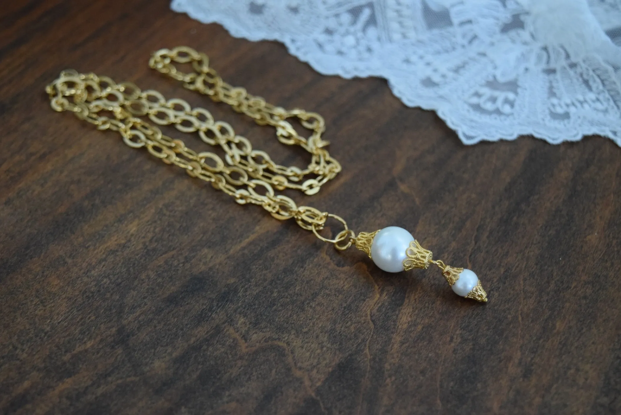 Renaissance Chain and Shell Pearl Pendant Necklace