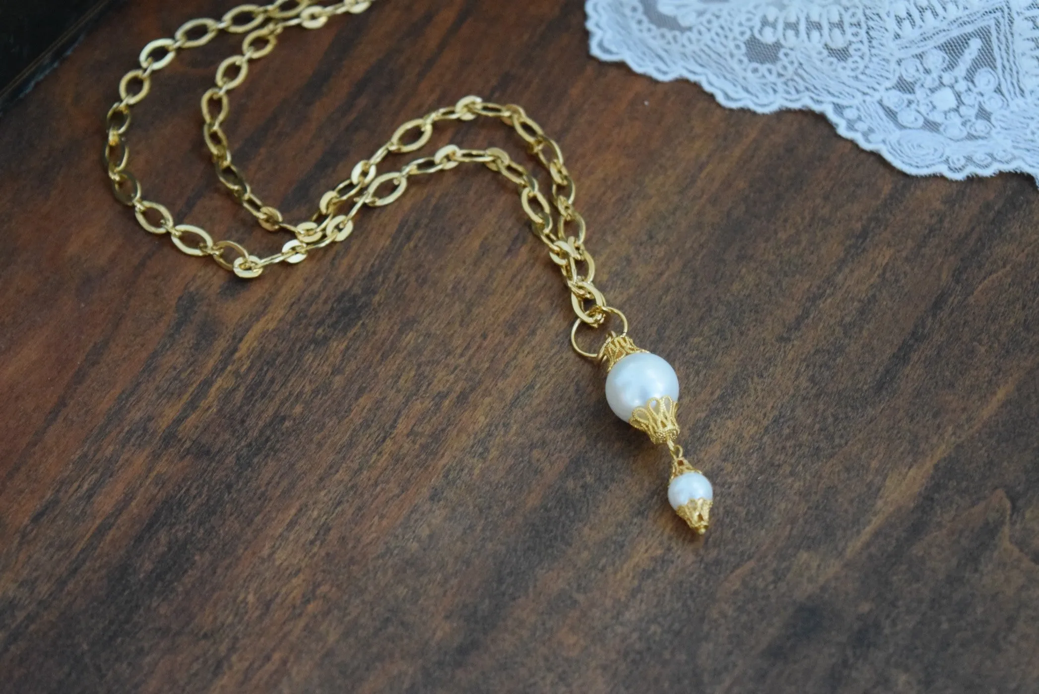 Renaissance Chain and Shell Pearl Pendant Necklace