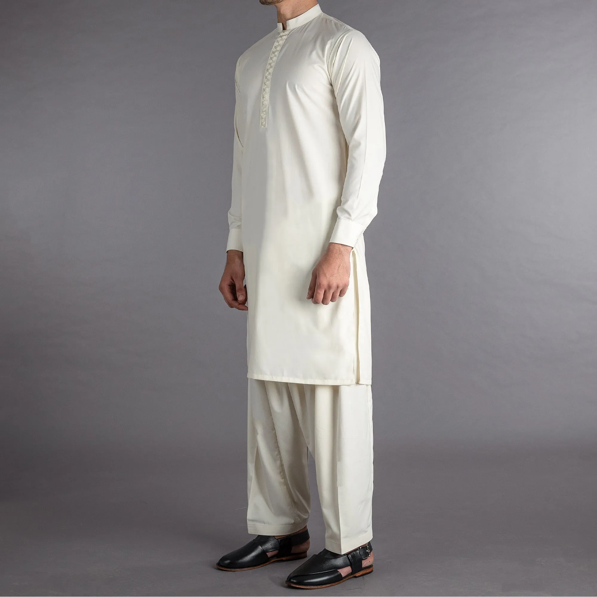 Riwaaj - Cream Shalwar Qameez